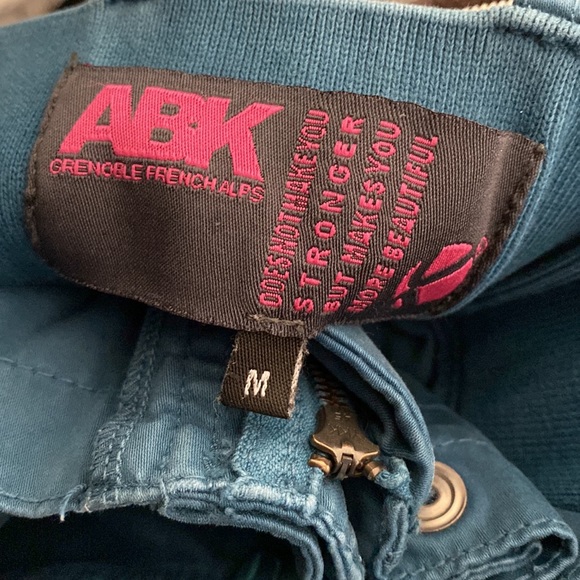 ABK brand women’s hiking pants - Picture 8 of 8